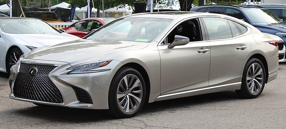 Foto de referencia de un Lexus LS