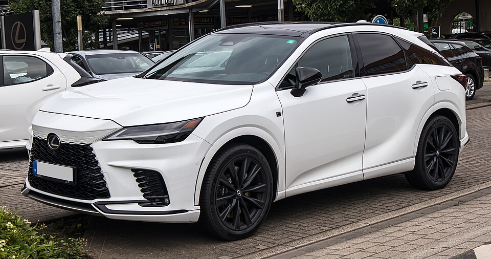 Foto de referencia de un Lexus RX