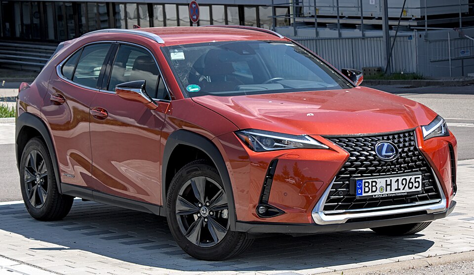 Foto de referencia de un Lexus UX